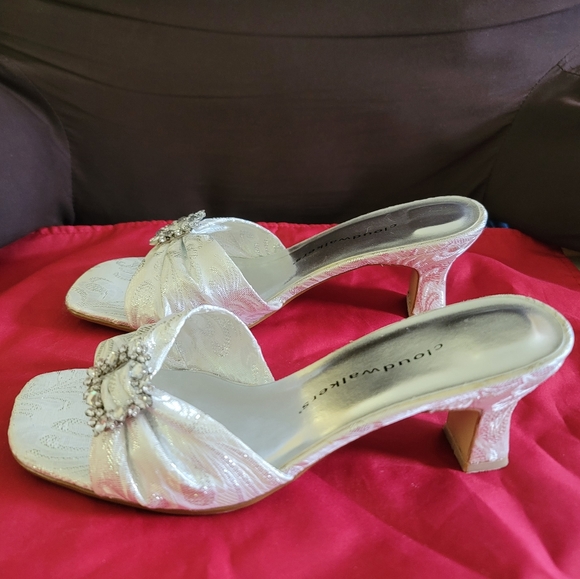 EUC Cloudwalkers by Avenue Metallic Slip On Heels Size 8.5W - Picture 2 of 16